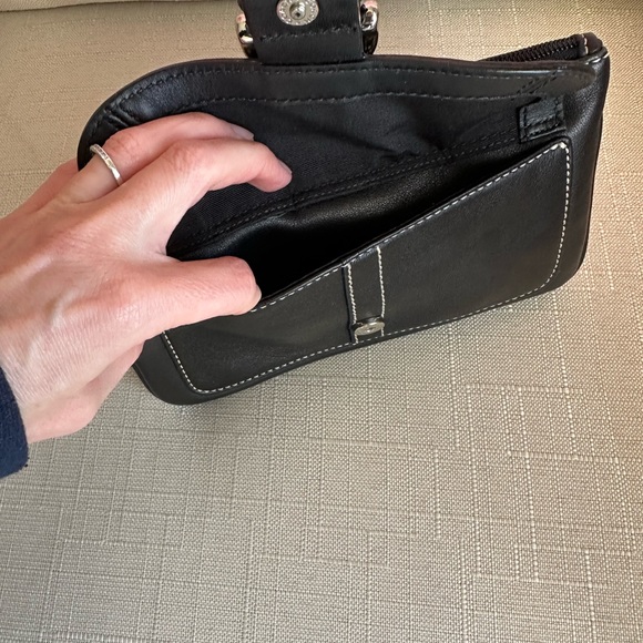 Authentic Coach Leather Wristlet - Picture 9 of 16